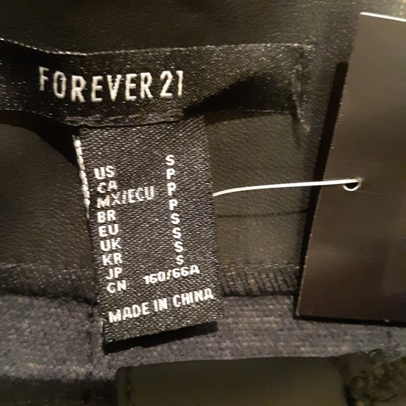 Faux leather mini skirt - Picture 5 of 6